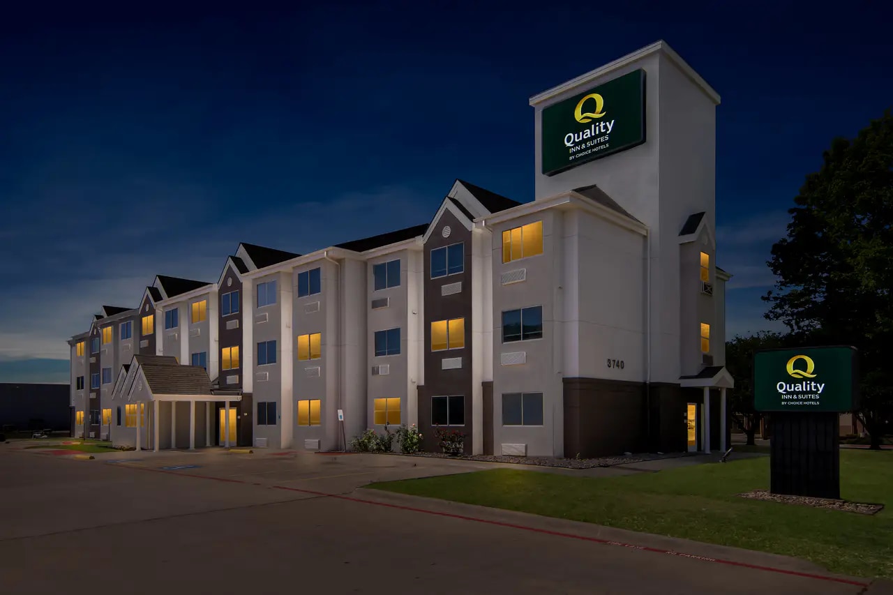 Walpole Motel Exterior